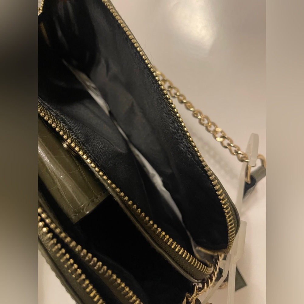 Purse - Picture 2 of 10